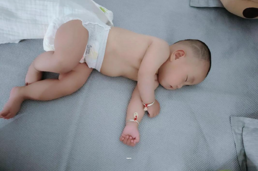 哈尔滨宝宝夏天要穿袜子吗